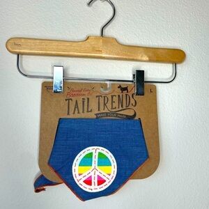 Tail Trends Scoop Neck Bandana Large Peace Symbol NWT